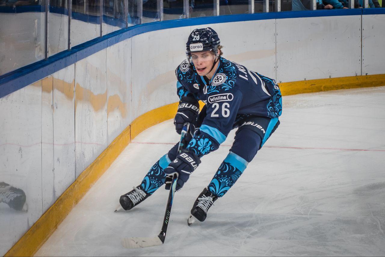 Фото Крики фанатов, тысячи зрителей и Ваня Дмитриенко. День Болельщика в Новосибирске – яркие кадры 14